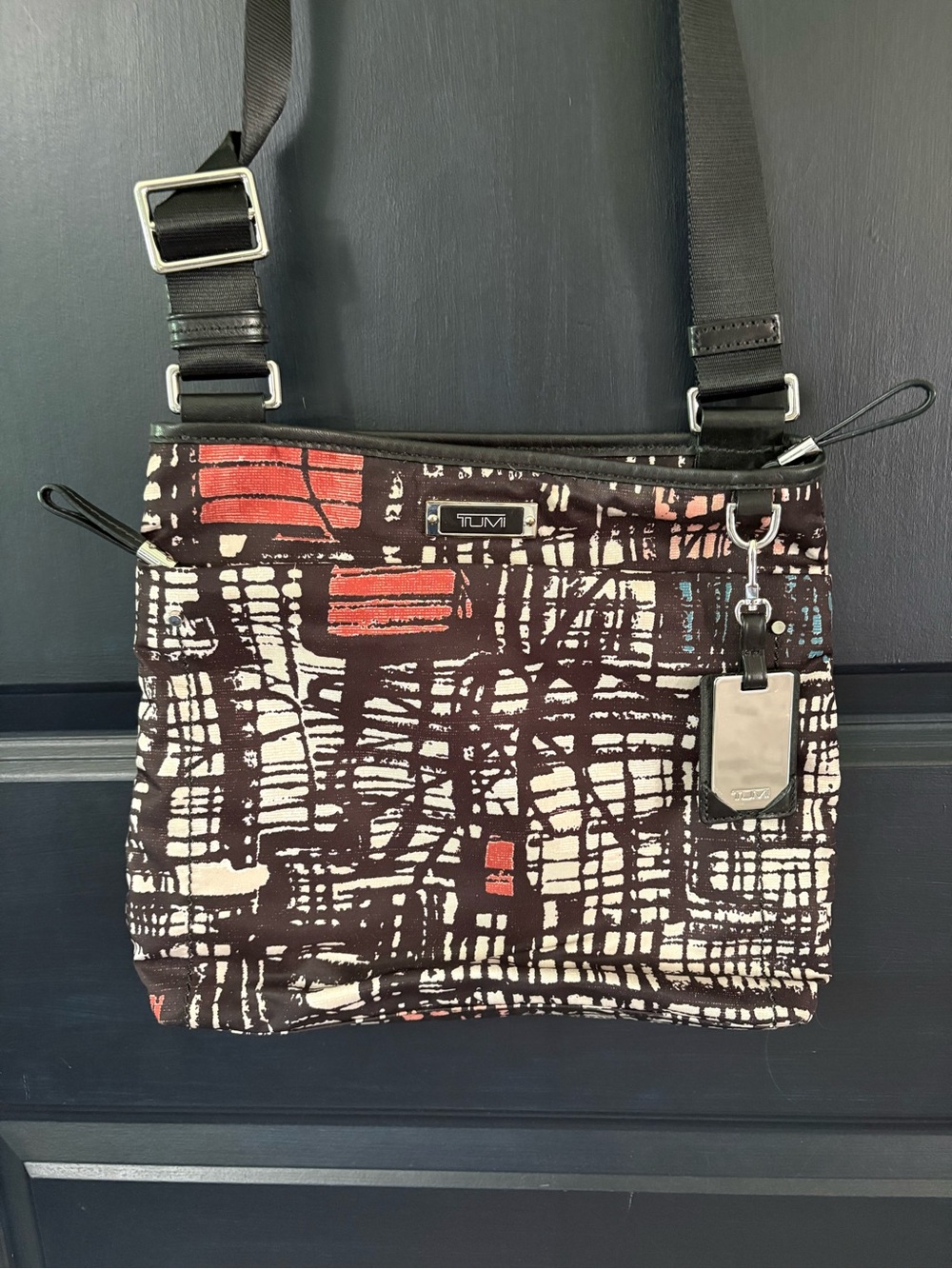 TUMI Voyageur Capri Crossbody Bag 481785 Abstract Print Nylon Shoulder Purse